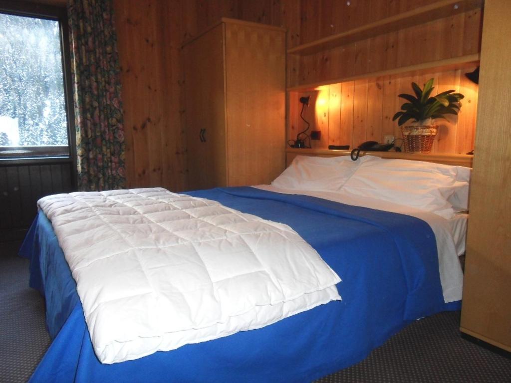Hotel Santa Caterina Santa Caterina Valfurva Habitación foto